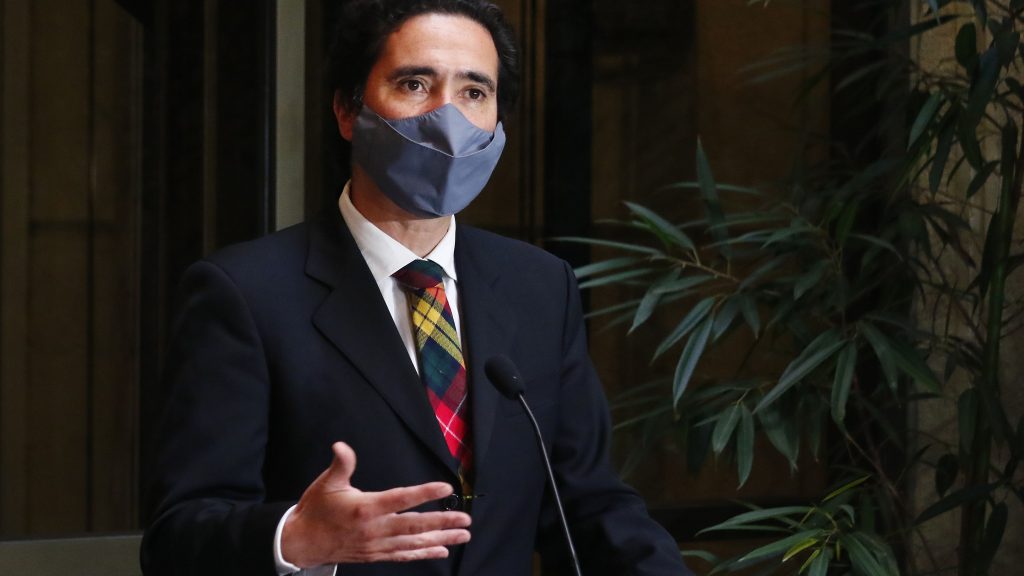 Ministro de Hacienda: "El principal desafío que tenemos hacia adelante es encontrarnos en el diálogo"