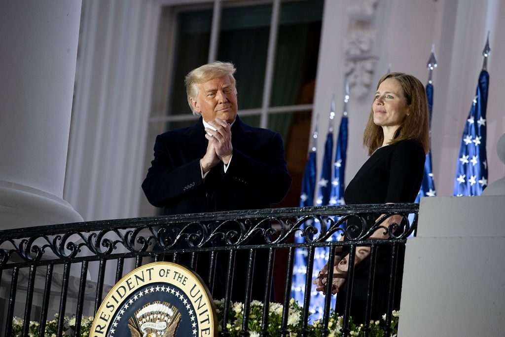 Trump y Republicanos confirman una suprema conservadora al nombrar a Amy Barrett