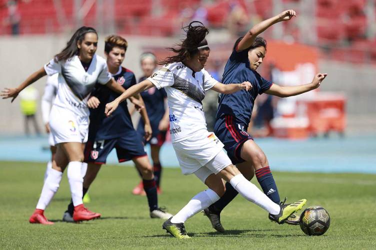 ¿Y qué harán al respecto? La serie de denuncias por abuso que han remecido al fútbol femenino