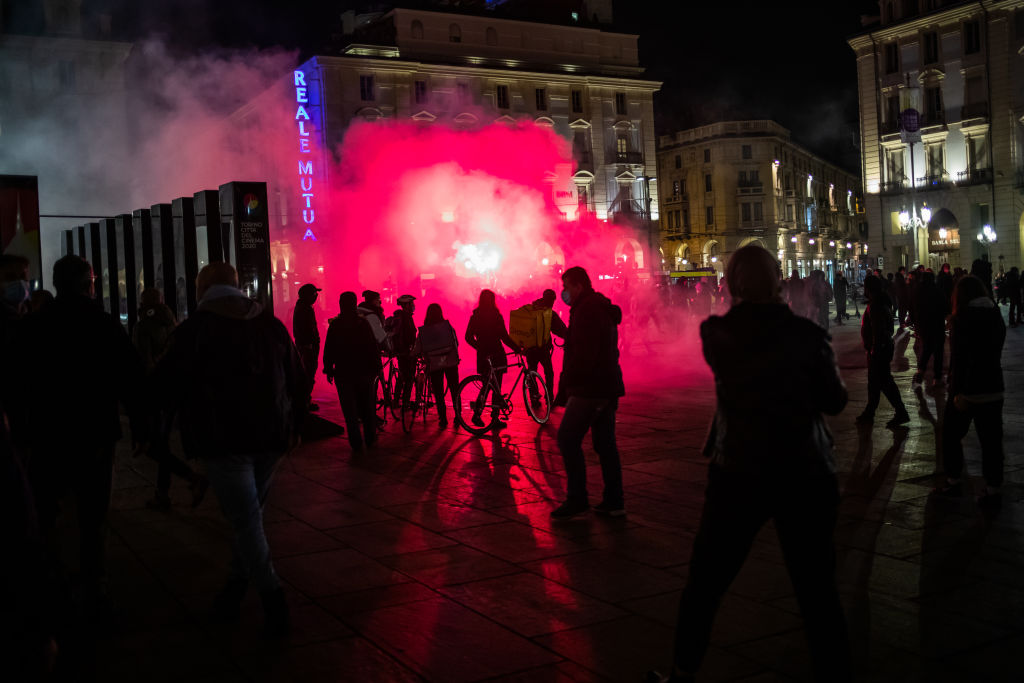 Protestas contra el bloqueo sanitaria en Italia