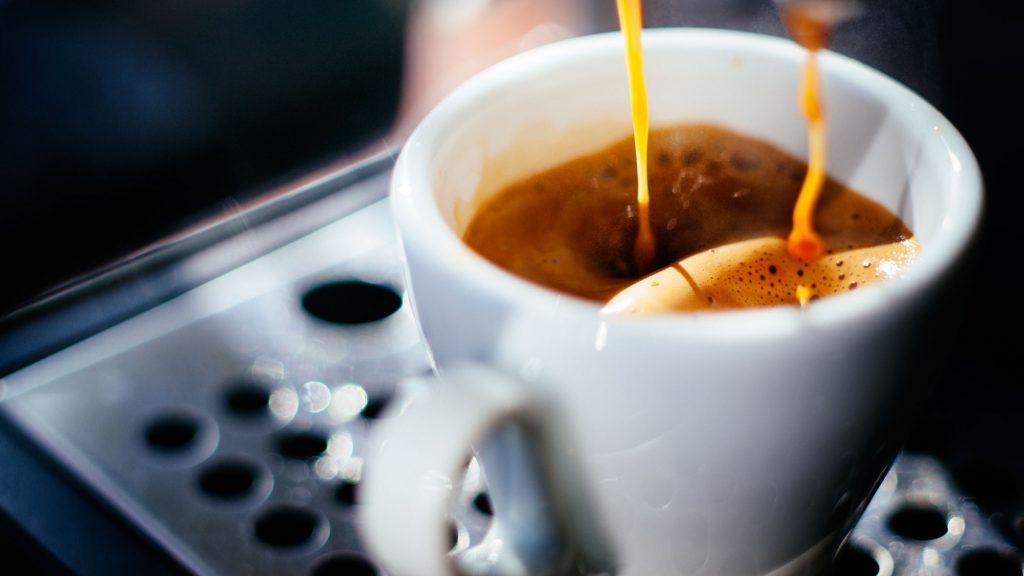 Este jueves se celebra el Día del Café: ¿Cuánto consumen los chilenos?