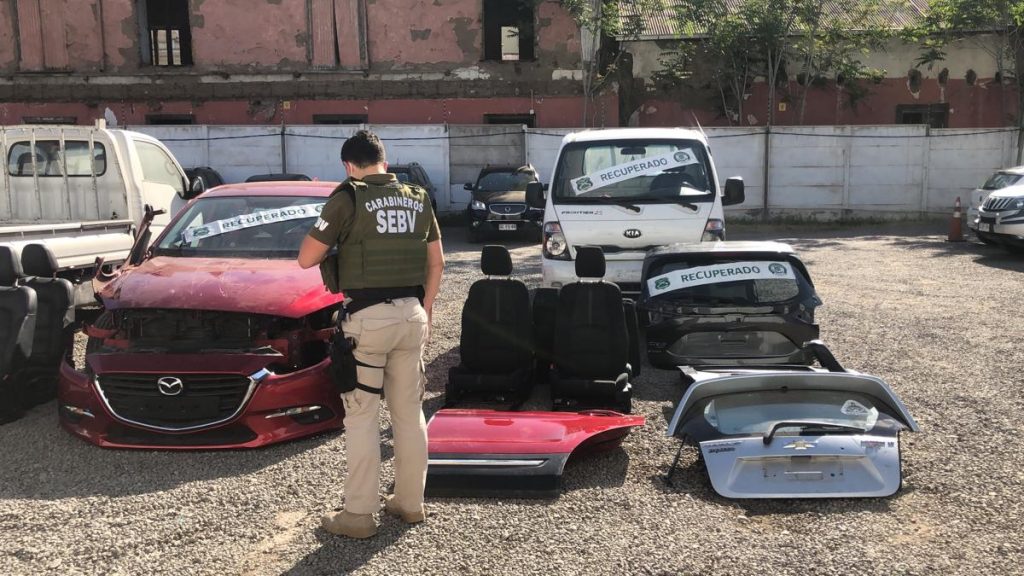 Encontraron dos talleres clandestinos donde desmantelaban vehículos robados en encerronas y portonazos