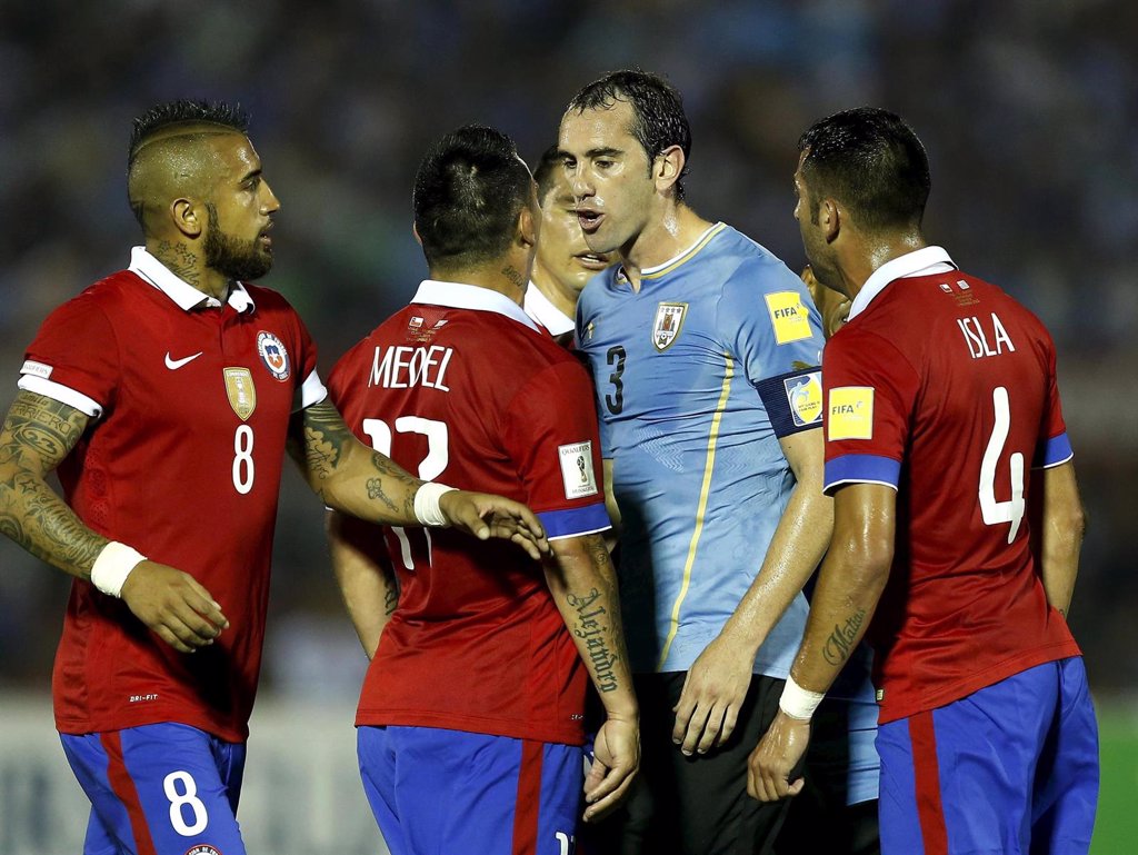 Uruguay aplastó a Chile - FutbolFlorida