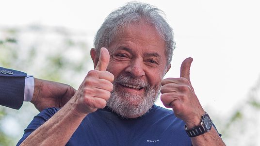 Lula da Silva se sumó a políticos extranjeros que felicitaron el resultado del Plebiscito en Chile: "Derrotó la Constitución dictatorial de Pinochet"