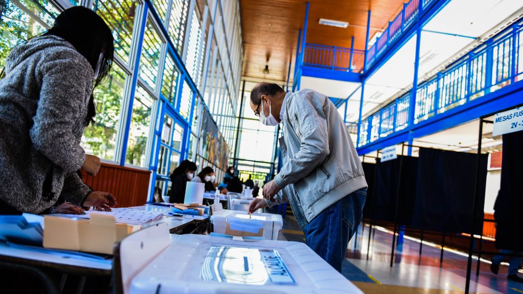 Minuto a Minuto: Ciudadanos y políticos alegan impedimentos para votar por falta de constitución de mesas