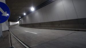Intento de robo a camión terminó con balacera en plena autopista Costanera Norte