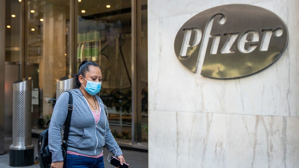 Pfizer entregó documentos al ISP para pedir autorización de uso de vacuna contra el Covid-19 en Chile