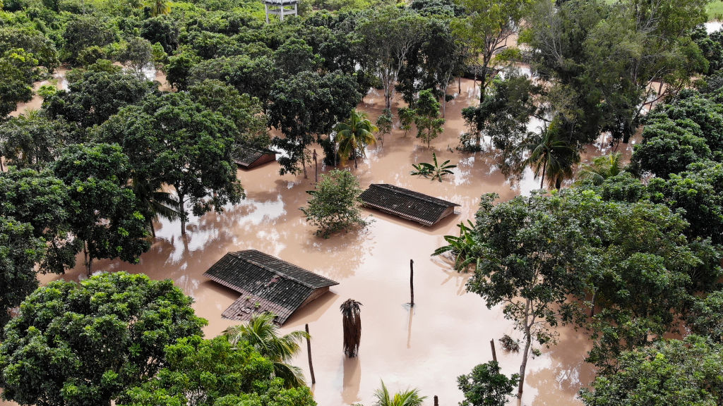 La casas cubiertas de agua en el municipio de San Manuel