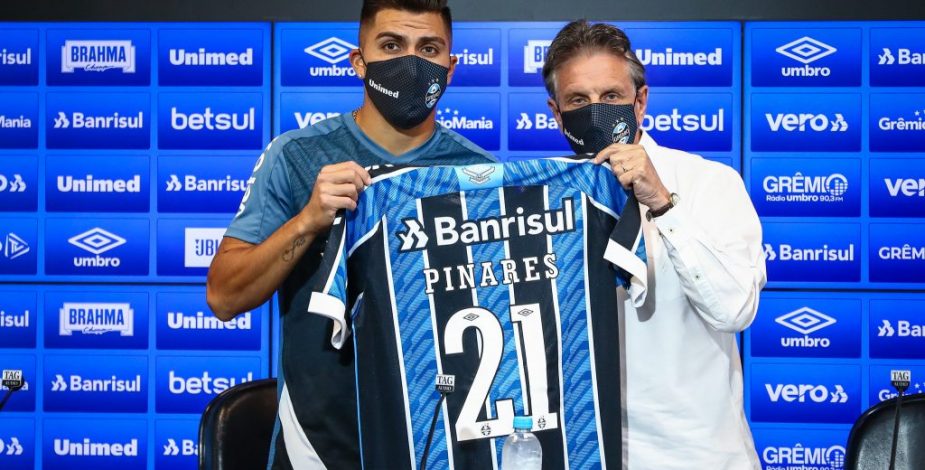 Cesar Pinares Fue Presentado Oficialmente En Gremio De Porto Alegre Es Un Placer Estar En Un Equipo Tan Grande