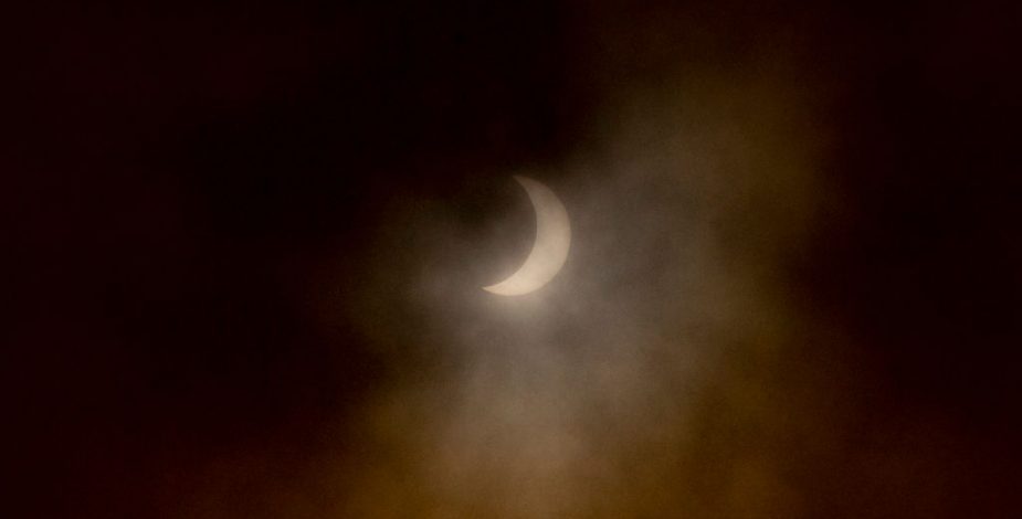 Así fue la experiencia de Iván Castro, el “cazador de eclipses” que viajó desde Guatemala para ver el fenómeno en Chile