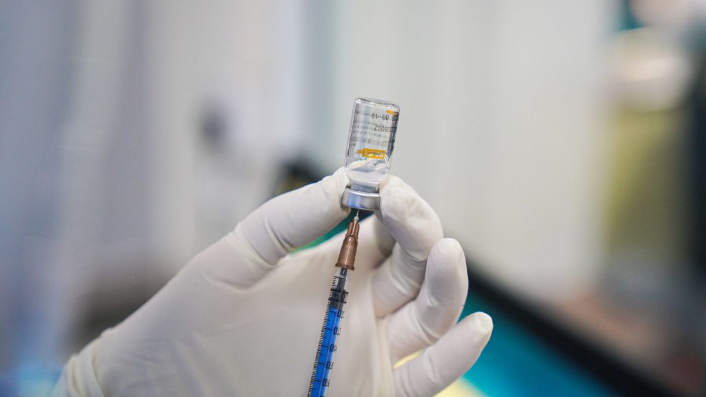 Dra. en Microbiología e Inmunología y vacuna Sinovac: "La población tiene que tener la tranquilidad que los estudios demuestran seguridad y protección"