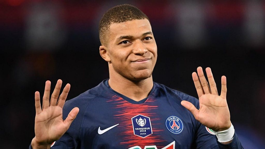 Mbappé le cierra la puerta al Real Madrid: "Estoy muy feliz en el PSG. Estamos negociando"