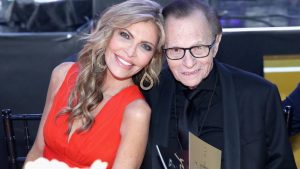 Estuvo casado siete veces con seis mujeres diferentes: así fue la vida del famoso presentador Larry King