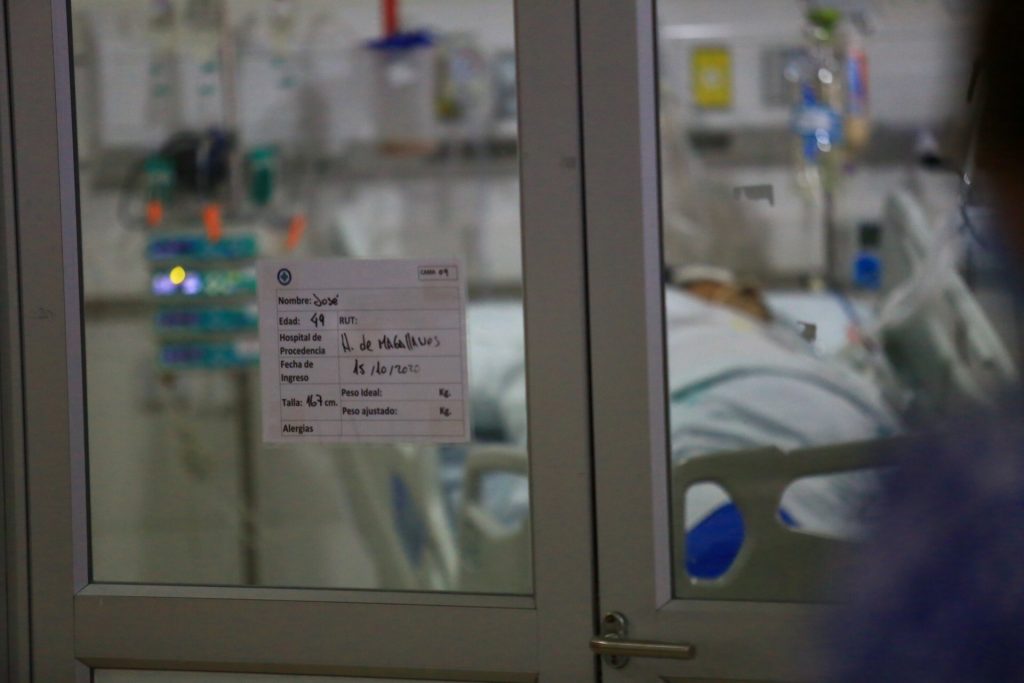 Exministro de Salud: Queda un año para que gran parte de Chile se vacune contra el Covid-19