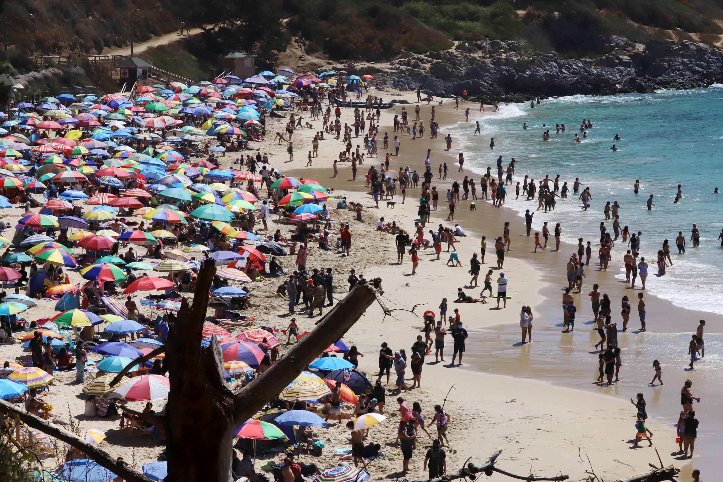 Denuncian Aglomeraciones Y Falta De Protocolos En Playas El Canelo Y El Canelillo