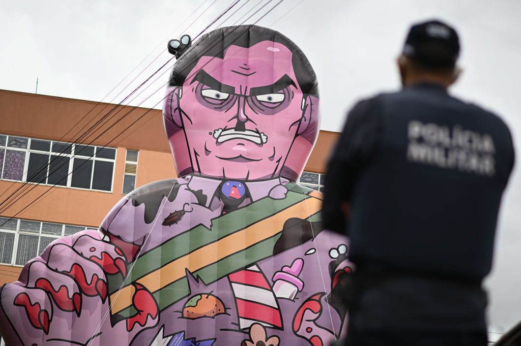 Estudio expone que Bolsonaro lideró estrategia de propagación del Covid-19 en Brasil