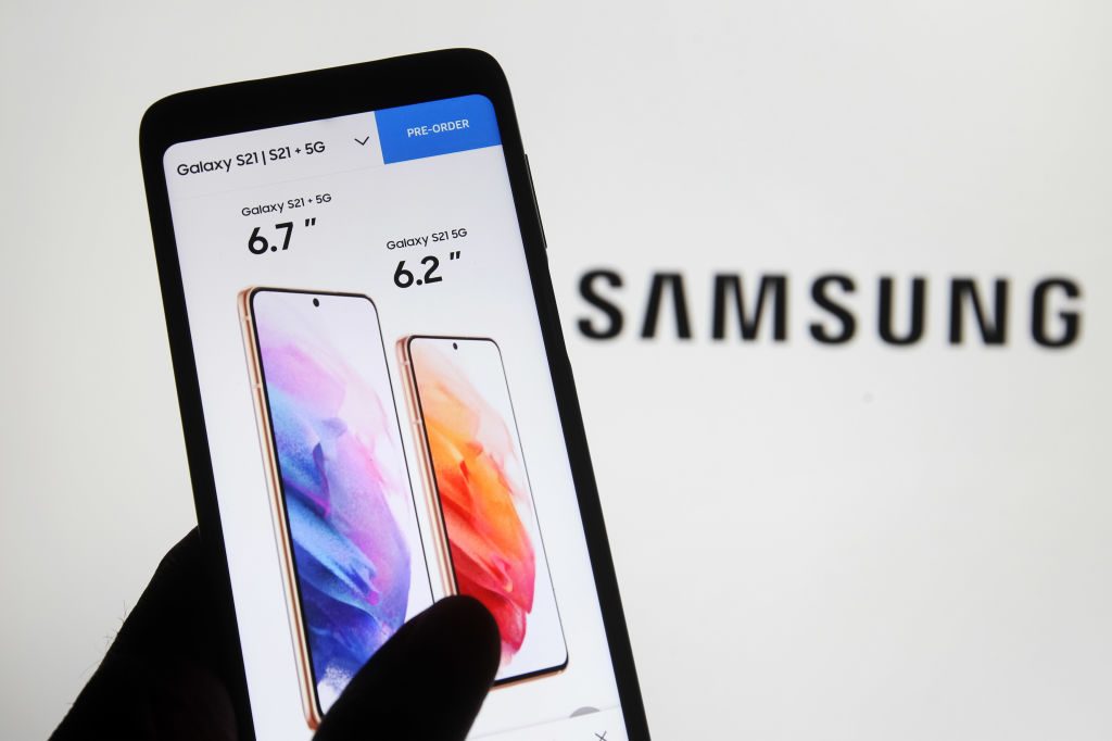 También por el medio ambiente: Samsung eliminará gradualmente cargadores, audífonos y tarjetas SD de sus teléfonos