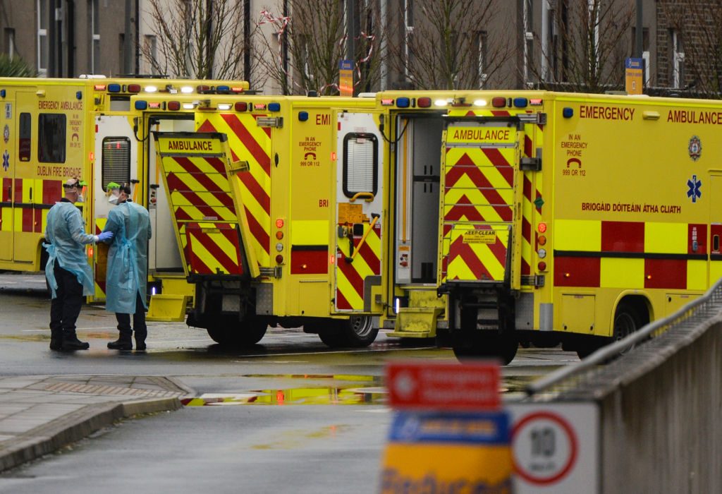 Irlanda cerca del bloqueo contra el Covid-19 por otras seis semanas
