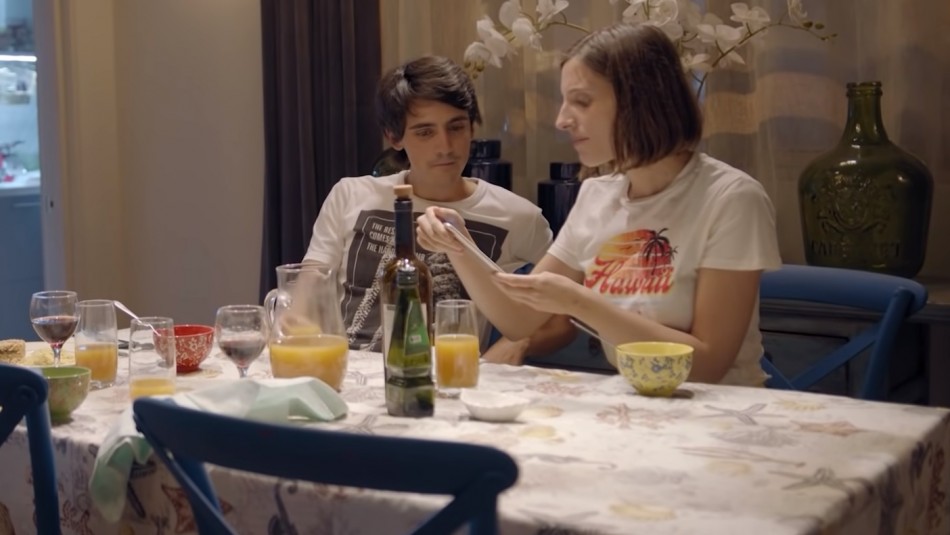 Sobrino de Benjamín Vicuña, Diego Gabarró, se luce en la teleserie "Edificio Corona"