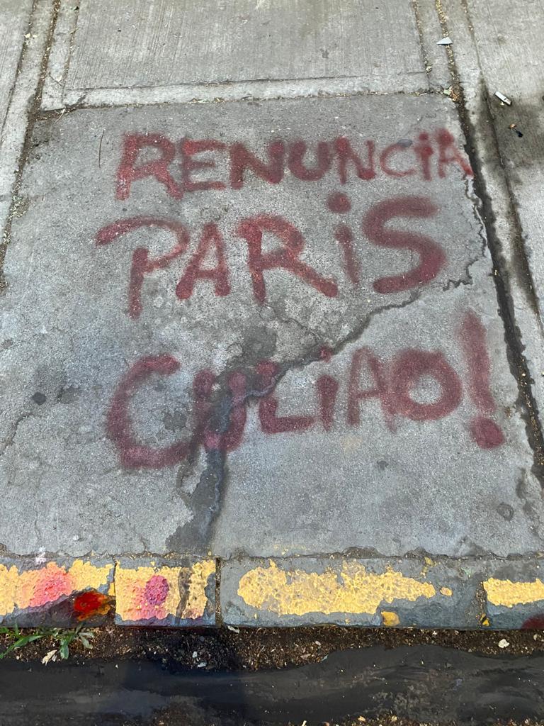 Rallados contra el ministro Paris