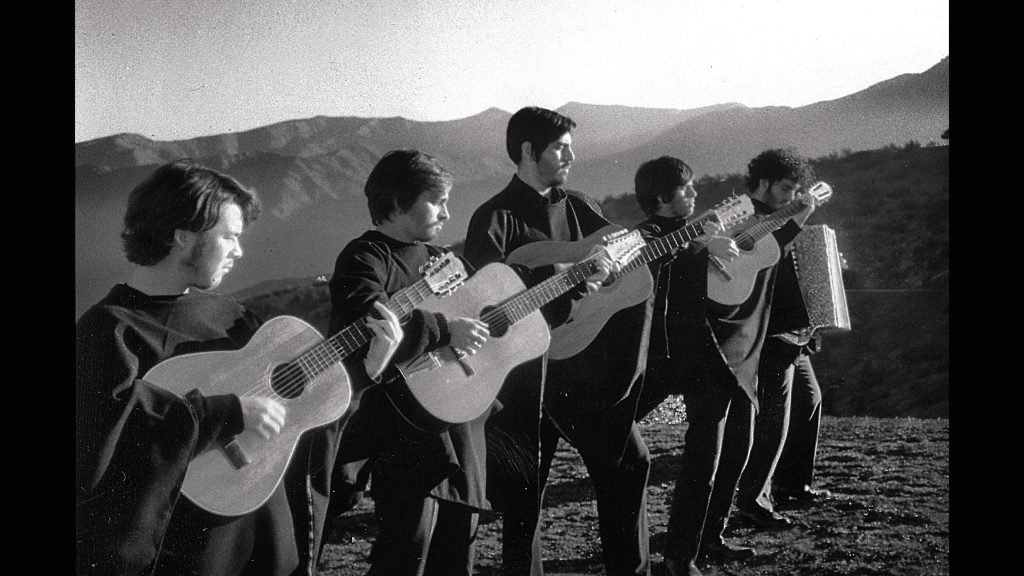 "Cuánto nos pueden defraudar los sueños que tuvimos ayer": Los Bunkers remasterizan videoclip de "Entre mis brazos"