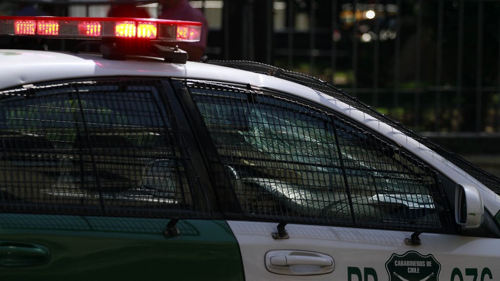 Carabinero fue dado de baja tras denuncia de abuso a mujer que llamó a la policía por violencia intrafamiliar