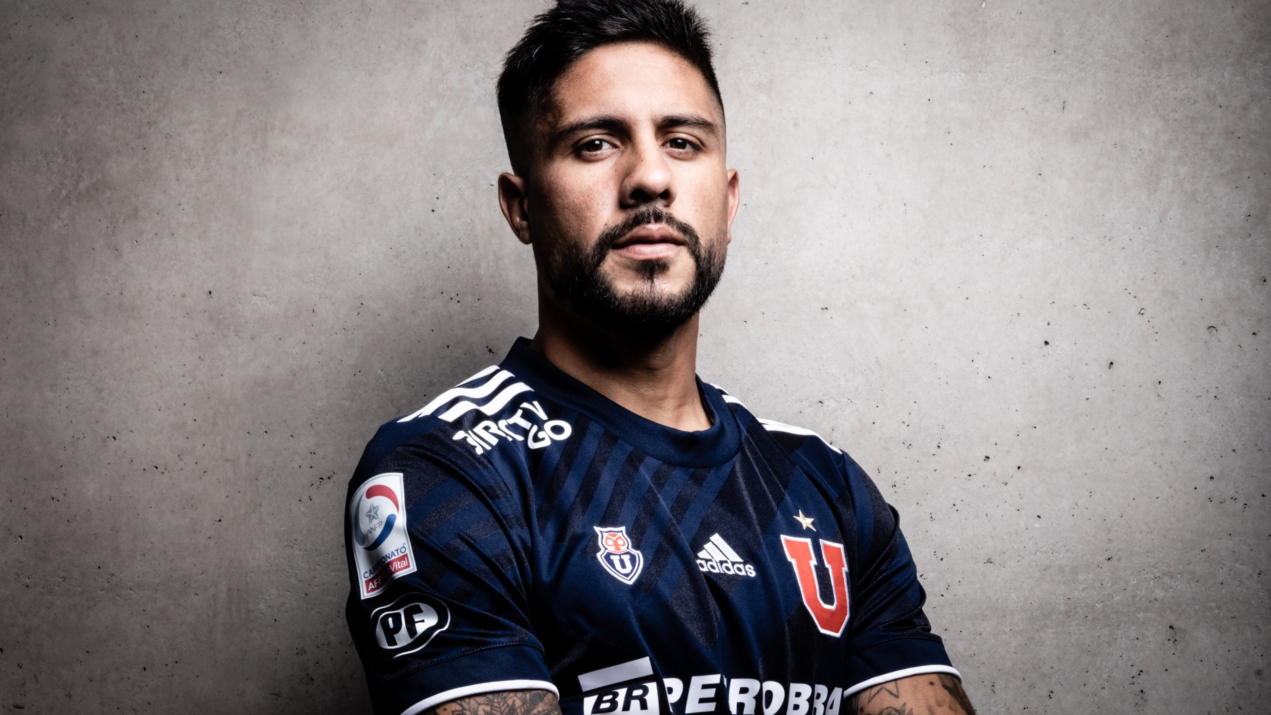 Ramón Arias se calzó la camiseta de la U: “Estoy muy contento por este paso, de estar en el club más importante de Chile”