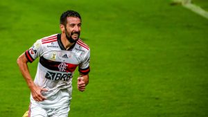 "Estoy muy contento y feliz": La alegría de Mauricio Isla tras coronarse campeón del Brasileirao con el Flamengo