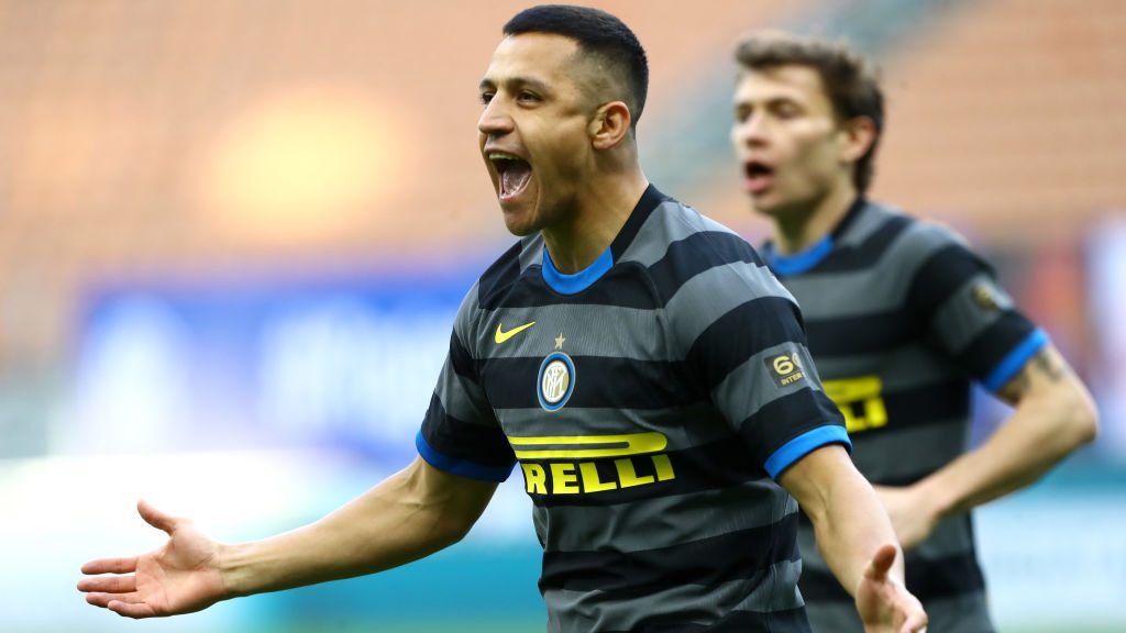 Con gol de Alexis, el Inter derrotó al Genoa y sigue en lo más alto de la Serie A de Italia