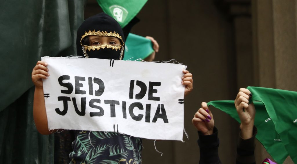 Puente Social - capítulo 3 de la segunda temporada: El desarrollo económico y la dignidad de las personas en la nueva Constitución