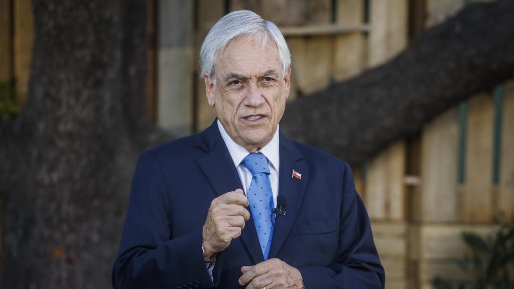 Contraloría ofició a la CMF para fiscalizar comunicaciones de tres entidades por fideicomiso ciego de Presidente Piñera