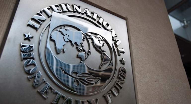 FMI proyectó mejora económica en Chile en lo que resta del año: advirtieron que en 2022 será distinto