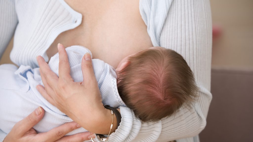 Necesitan autorización médica: Minsal informó que madres en periodo de lactancia podrán vacunarse contra el coronavirus