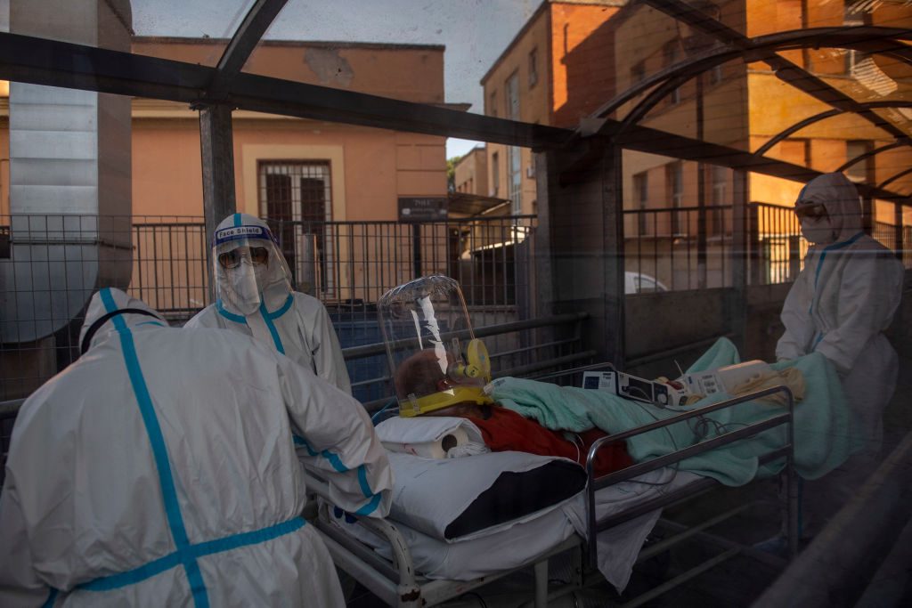 Italia amplía restricciones a nuevas regiones por el aumento de casos Covid-19