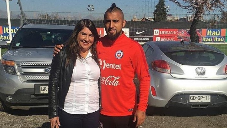 Un emocionado Arturo Vidal celebró su primer triunfo con el caballo que homenajeó a su madre
