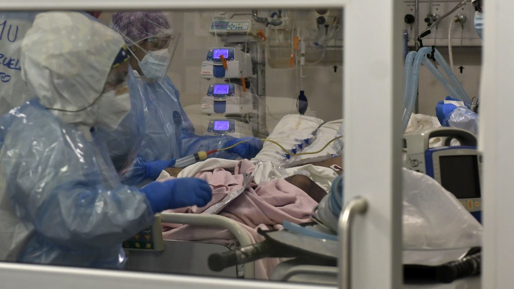 Estiman que ausentismo por licencias médicas entre personal de salud ronda entre el 20 y 30%