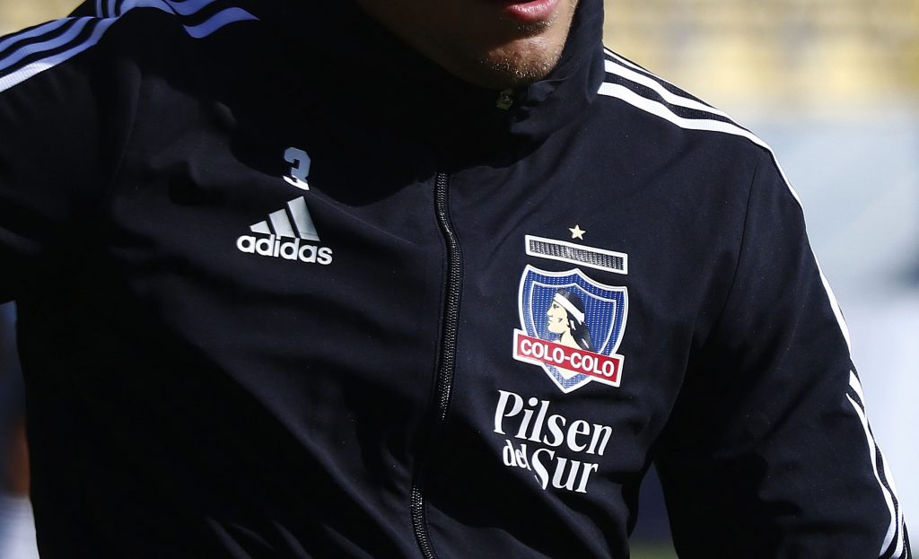 Colo Colo lanzó nueva línea de ropa urbana en la previa del Superclásico ante Universidad de Chile