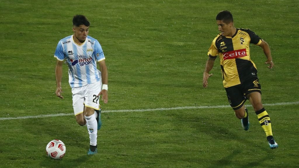 Flandria vs gimnasia mendoza primera b nacional. Магальянес футболист. Рич Магалланес. Алехандро Магальянес.