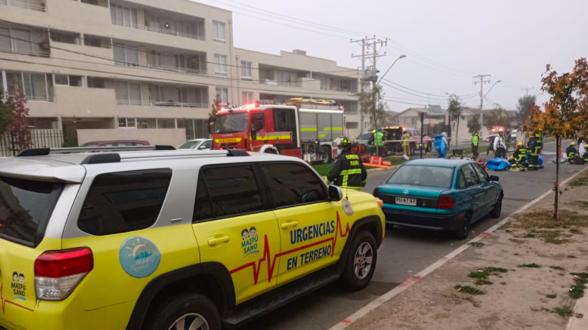 Emergencia por consumo de cianuro obligó a evacuar edificio en Maipú este sábado