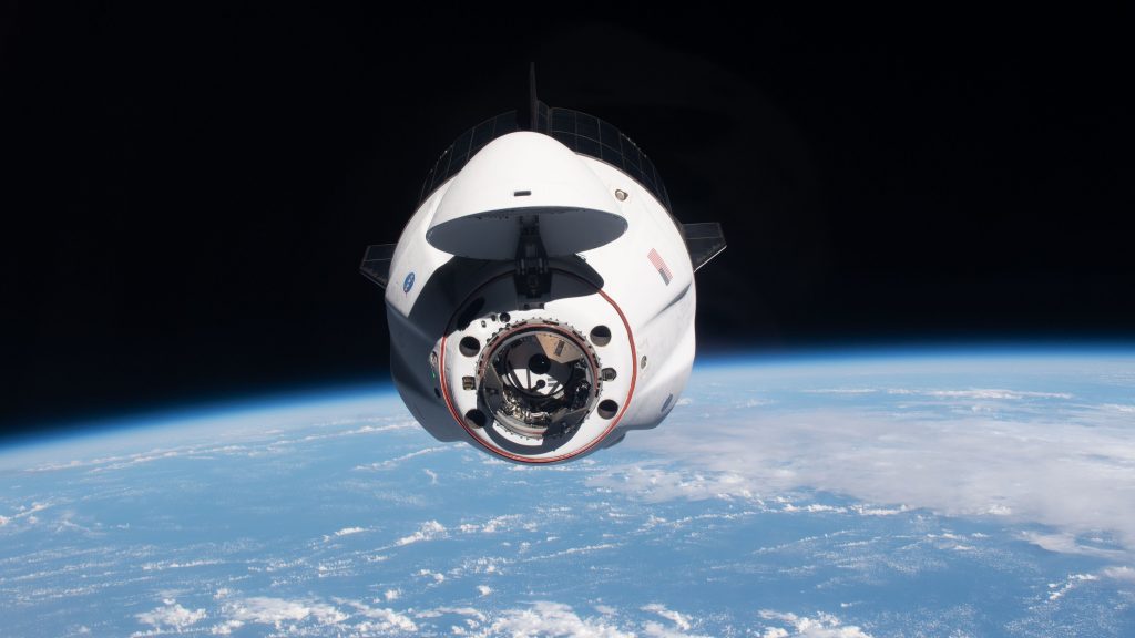 Peligro en el espacio: NASA reveló que nave de SpaceX casi colisionó con un OVNI