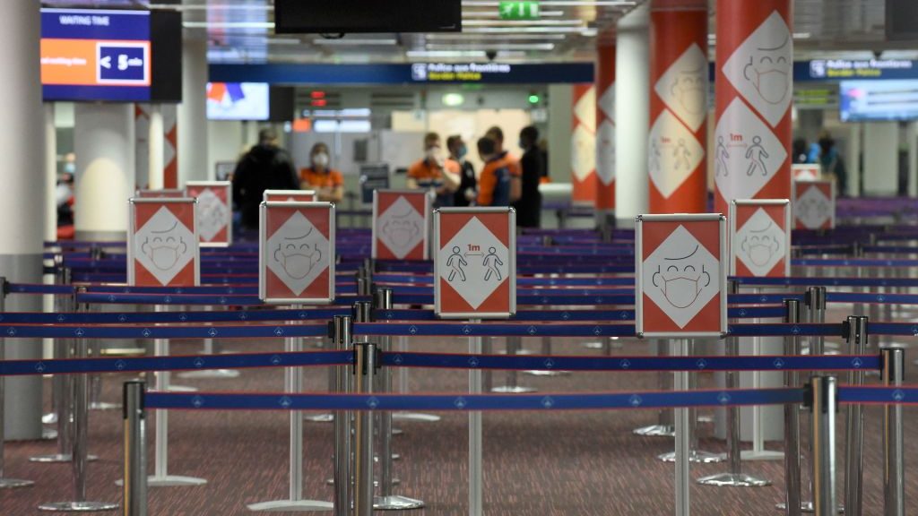 Francia impondrá un aislamiento de 10 días para pasajeros provenientes de Chile, Argentina, Brasil y Sudáfrica
