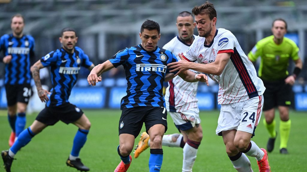 Con Alexis Sánchez titular, Inter derrotó a Cagliari y sigue firme como líder exclusivo de Serie A