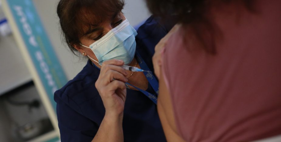 Casos con variante Delta: Cuatro de las diez personas infectadas tienen sus vacunas