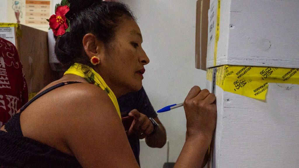 Elecciones 2021: Rapa Nui será la última comuna del país en cerrar las mesas y contar sus votos