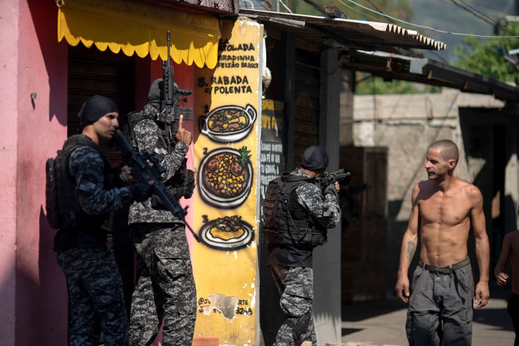 Operativo policial en un barrio de Río de Janeiro