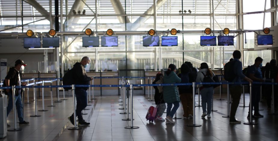Variante Delta del covid-19: Ministro Paris confirmó la llegada al país de la mutación del coronavirus en mujer que viajó desde Estados Unidos