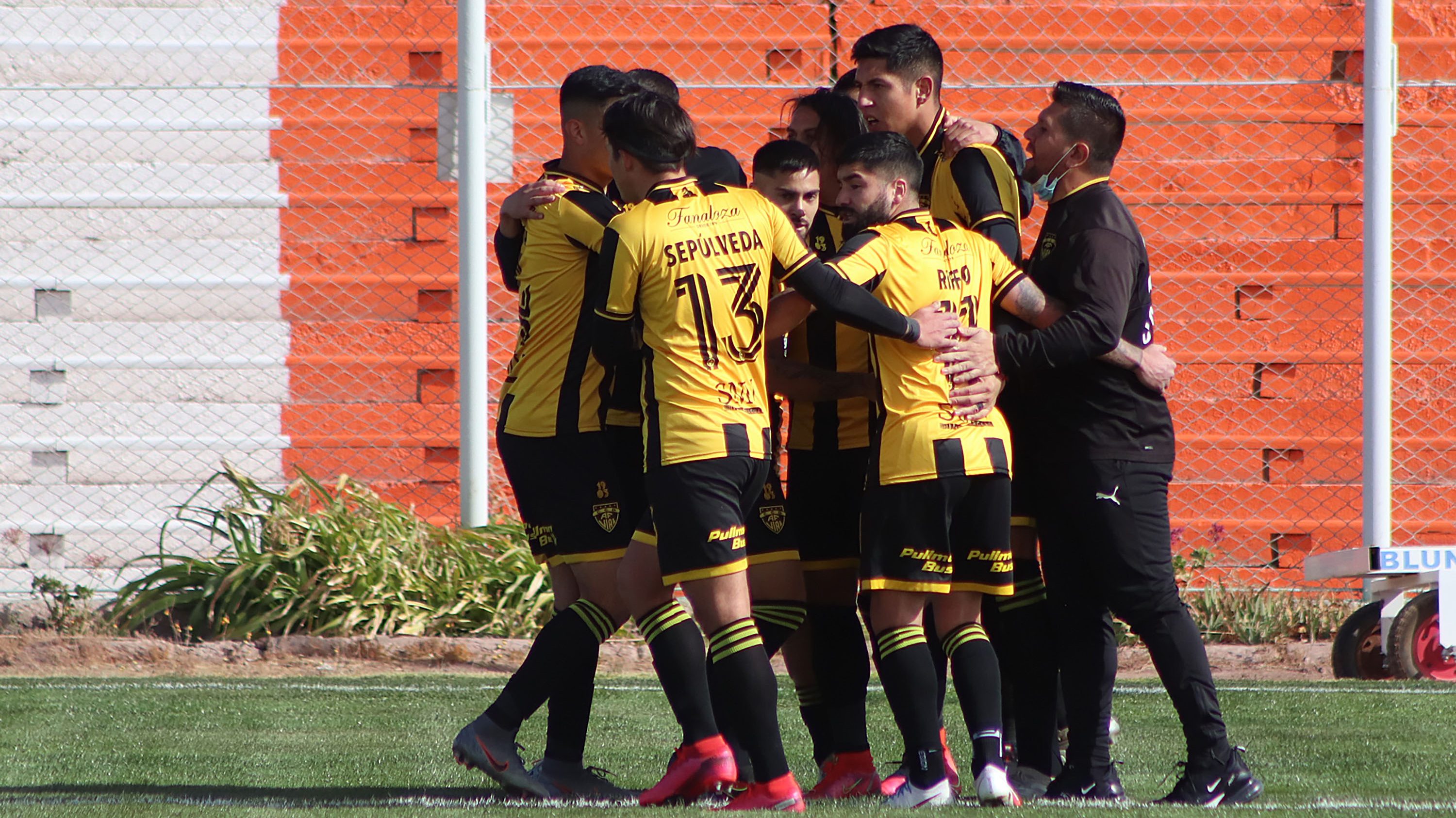 Fernandez Vial Sorprendio A Cobresal En El Cobre Y Espera A La U O San Luis En Los Octavos De Final De Copa Chile 2021