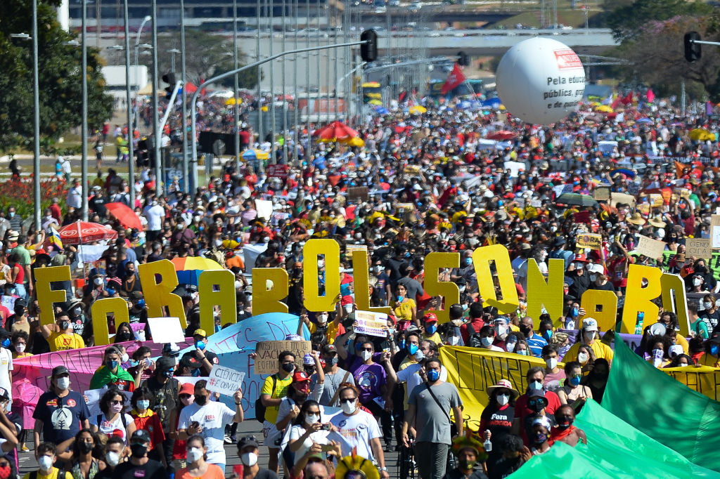 Amplia convocatoria en contra de Jair Bolsonaro en la capital Brasilia