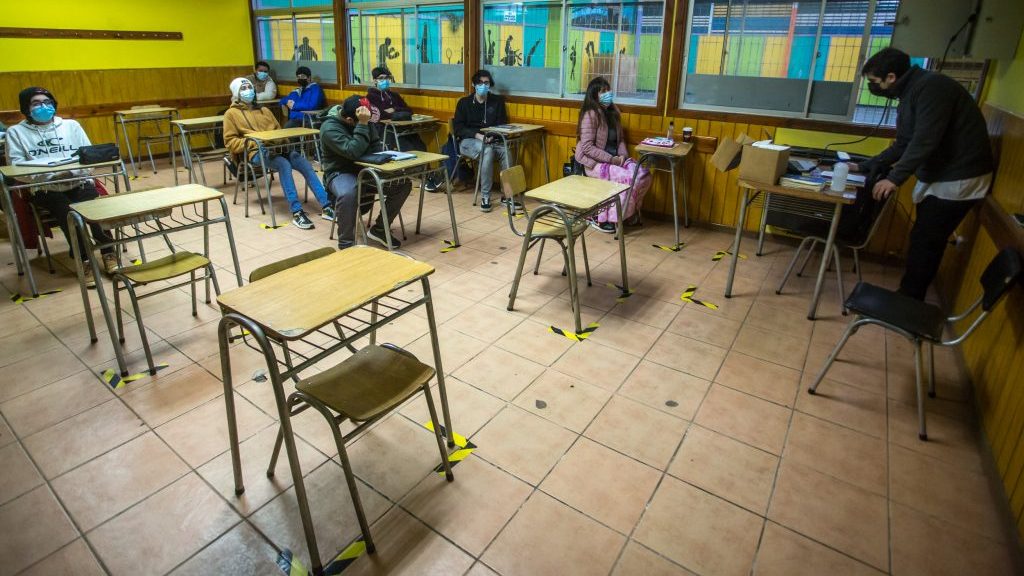 Superintendente de Educación: "En general, los establecimientos cumplen con las condiciones y protocolos para el retorno a clases presenciales"