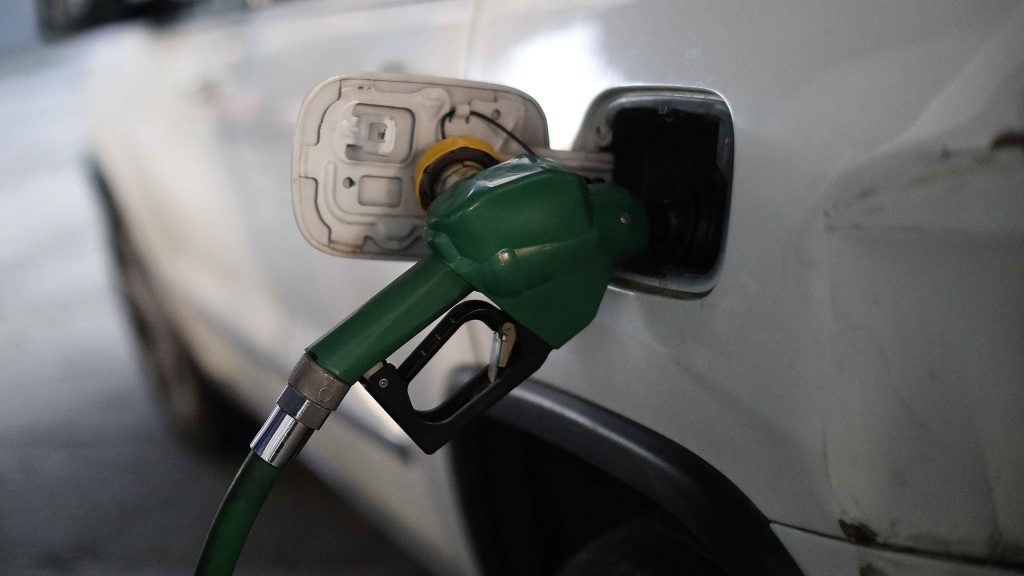El "Bencinazo": 644 estaciones de servicio ofrecen el litro de gasolina de 97 octanos por más de mil pesos
